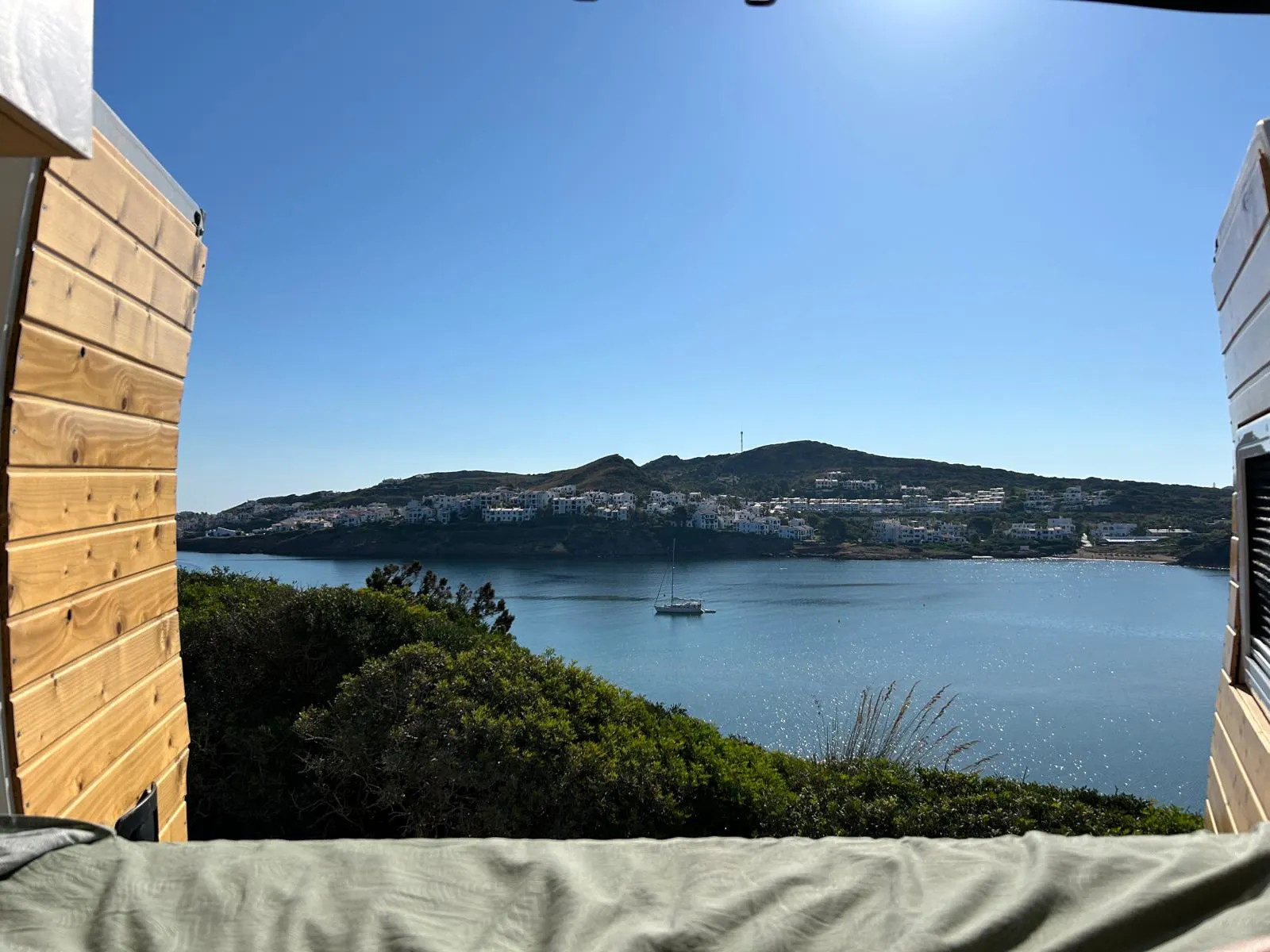 🌊 Despierta con vistas al mar gracias a tu camper a medida